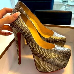 Christian Louboutin Daffodile 160